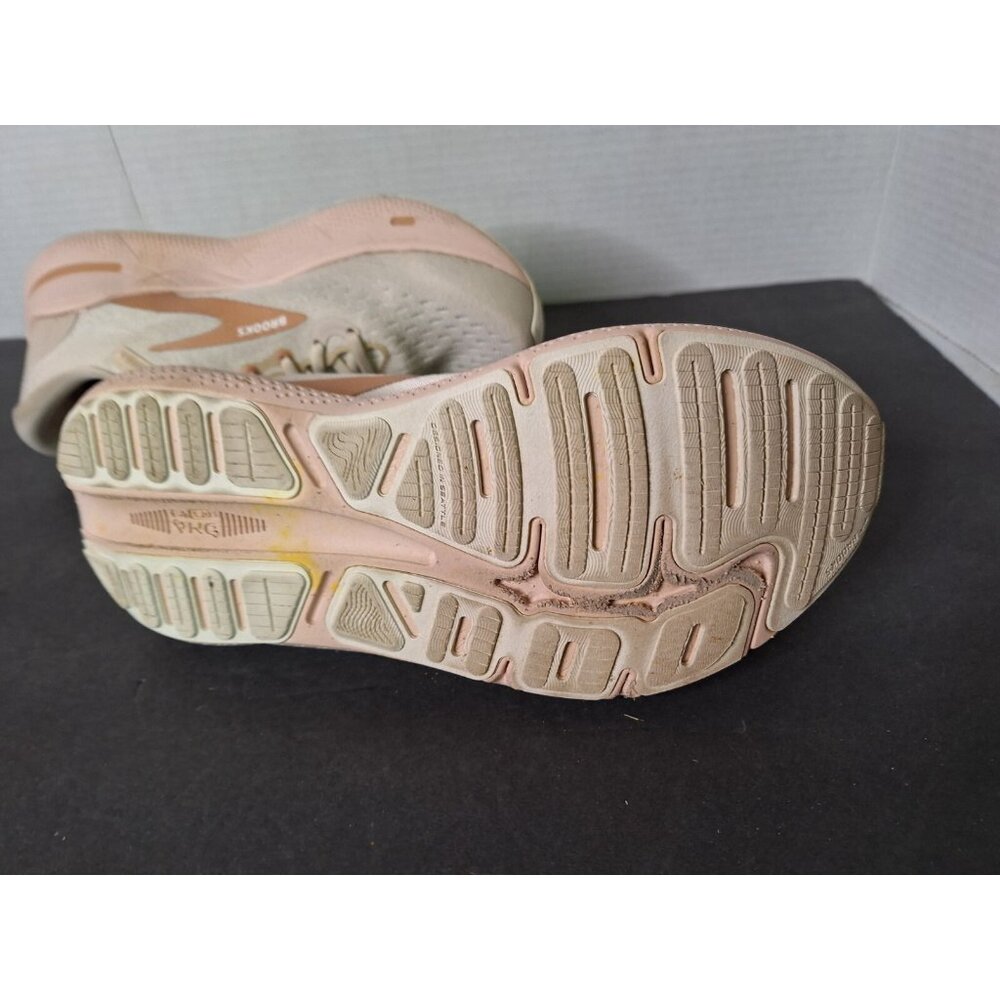 Brooks Ghost Max Womens Size 9 1203951B135 Pink Soles Athletic Shoes Sneakers - Picture 10 of 13